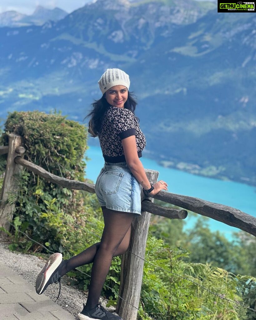 Janani Ashok Kumar Instagram - Every inch of this city is so so beautiful that’s all I can say about Switzerland 🇨🇭 It’s literal heaven on earth If you love travelling & wanna explore Europe just start to save money & make it up to this place at least once in your life time it’s all worth it 🫠💯🤍🩵 - 📸: @madhumitha_sivasankar #harderkulm #interlaken #switzerland🇨🇭 #traveldestination #travel #memoriesforlife #ootdfashion #styling #adidas #zara #zarawoman #hm Harder Kulm - Top of Interlaken