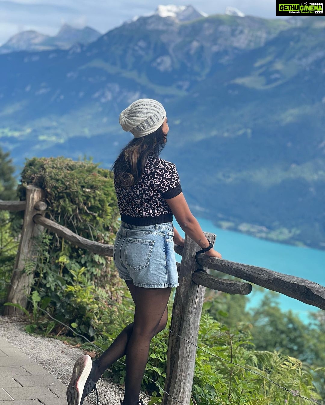 Janani Ashok Kumar Instagram - Every inch of this city is so so beautiful that’s all I can say about Switzerland 🇨🇭 It’s literal heaven on earth If you love travelling & wanna explore Europe just start to save money & make it up to this place at least once in your life time it’s all worth it 🫠💯🤍🩵 - 📸: @madhumitha_sivasankar #harderkulm #interlaken #switzerland🇨🇭 #traveldestination #travel #memoriesforlife #ootdfashion #styling #adidas #zara #zarawoman #hm Harder Kulm - Top of Interlaken