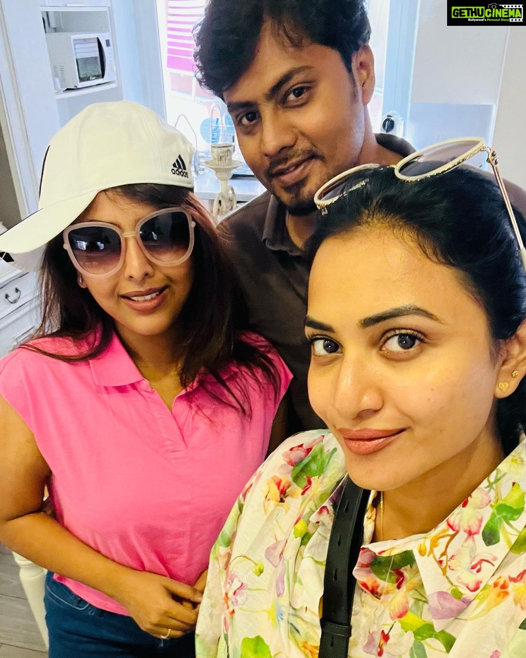 Janani Ashok Kumar Instagram - To endless laughters & great memories Guys do you remember the days in Milan especially the day 1 π€£πππΌ @madhumitha_sivasankar @satz_aka_sathishkumaran - En route #milano - πΈ: @satz_aka_sathishkumaran Milano italy