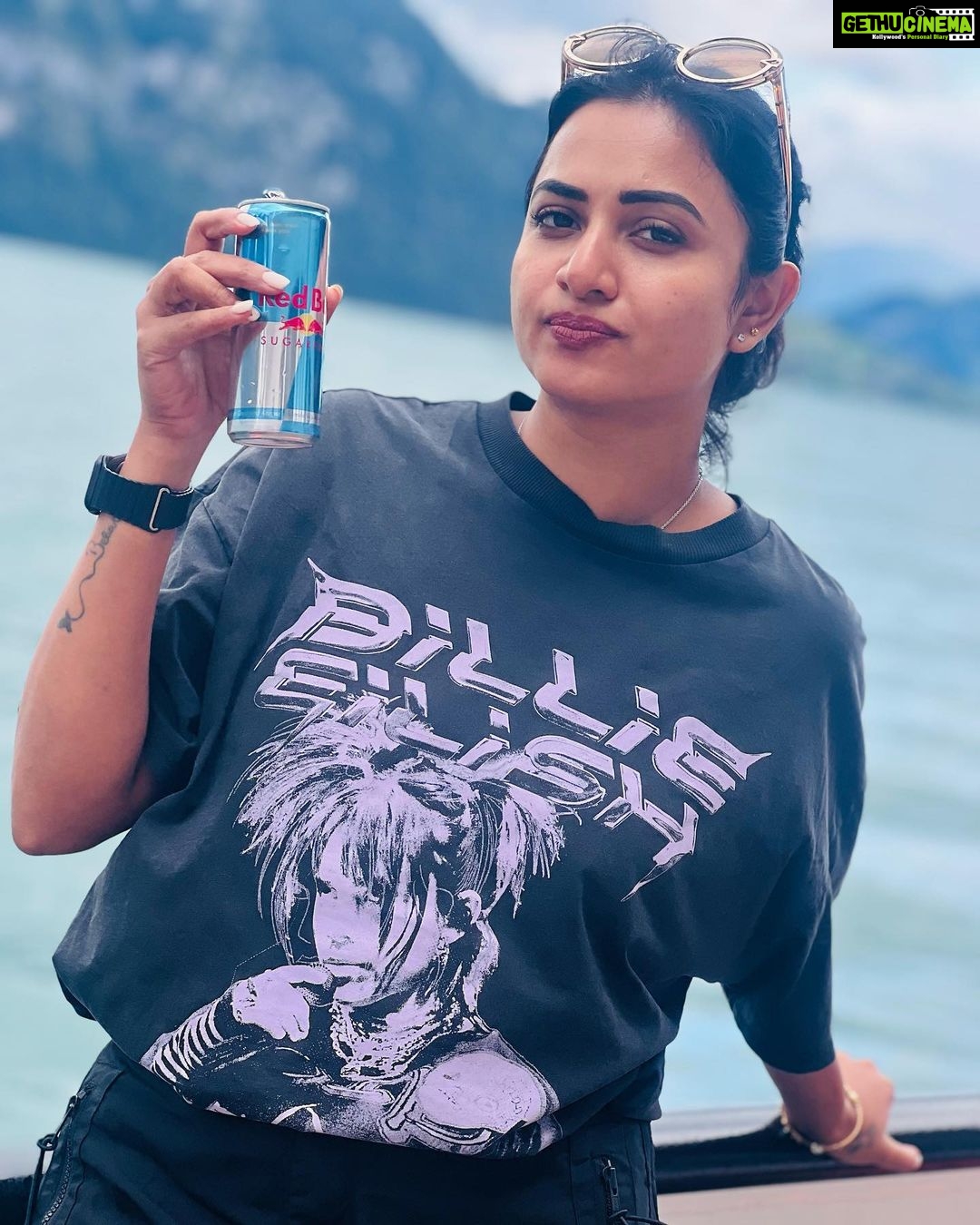 Janani Ashok Kumar Instagram - Detachment in a relationship is probably the most real type of love ❤️ It would seem that there is a pattern of relationships that we should all follow. We meet, we kiss, we chat, we spend more time together. We say I love you to each other, we meet our respective families, we move in and of course, we will probably end up in a civil partnership or married. Detachment in a relationship means you love the person for who they are and not because you expect the person to love you back. And it also means that you want to enjoy everything you can with your partner as much as possible because there is no guarantee that these opportunities will always be there. The detachment in a relationship is purely the ability to love someone freely. Both people can come and go as they please. Without ever feeling like there is an expectation for a specific set of behaviors. Detachment in love means recognizing our feelings for another person. It doesn’t matter the action, the choice or the result. This is probably the most real type of love. - PC: @madhumitha_sivasankar Lake Lucerne - Lucerne, Switzerland