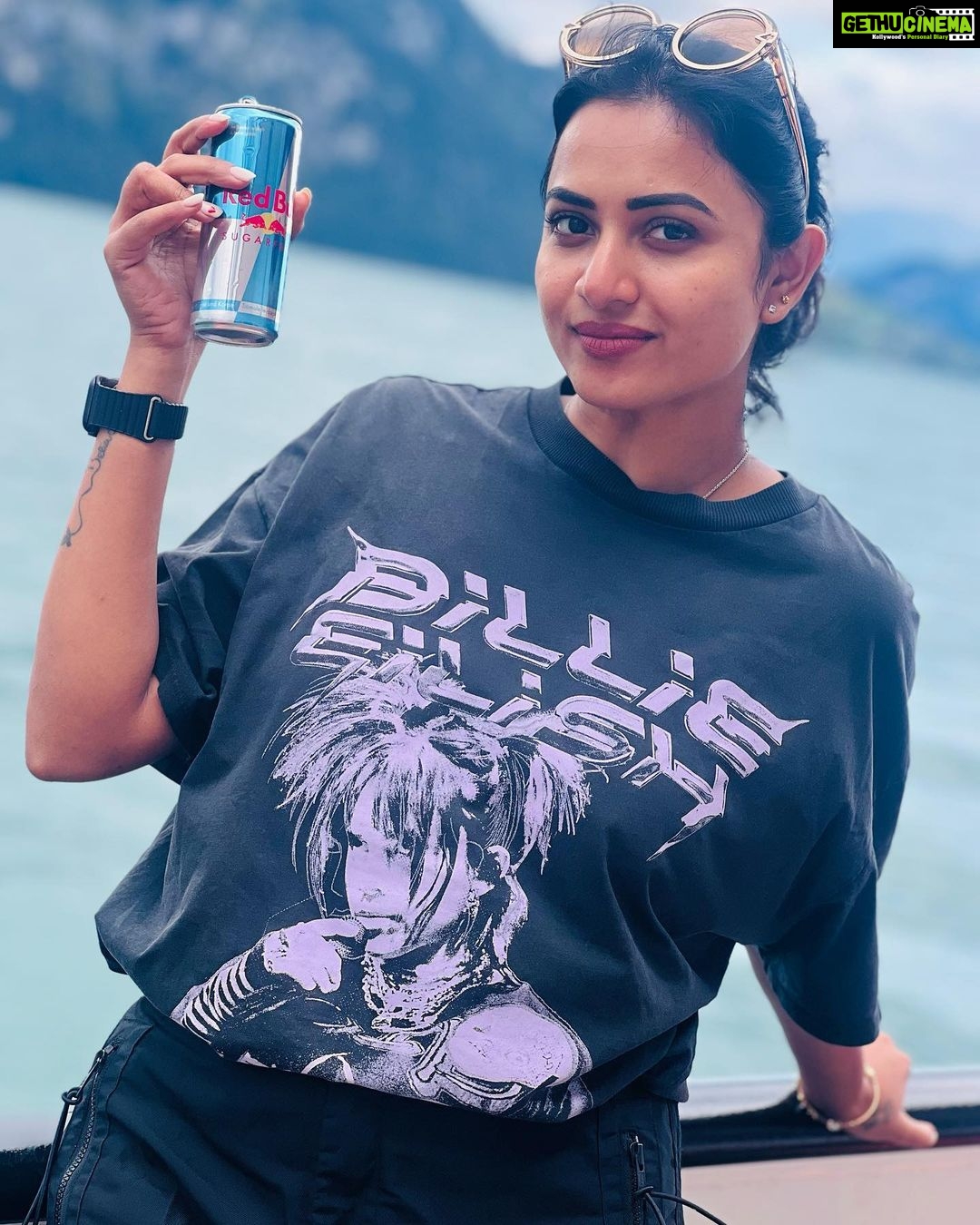 Janani Ashok Kumar Instagram - Detachment in a relationship is probably the most real type of love ❤️ It would seem that there is a pattern of relationships that we should all follow. We meet, we kiss, we chat, we spend more time together. We say I love you to each other, we meet our respective families, we move in and of course, we will probably end up in a civil partnership or married. Detachment in a relationship means you love the person for who they are and not because you expect the person to love you back. And it also means that you want to enjoy everything you can with your partner as much as possible because there is no guarantee that these opportunities will always be there. The detachment in a relationship is purely the ability to love someone freely. Both people can come and go as they please. Without ever feeling like there is an expectation for a specific set of behaviors. Detachment in love means recognizing our feelings for another person. It doesn’t matter the action, the choice or the result. This is probably the most real type of love. - PC: @madhumitha_sivasankar Lake Lucerne - Lucerne, Switzerland