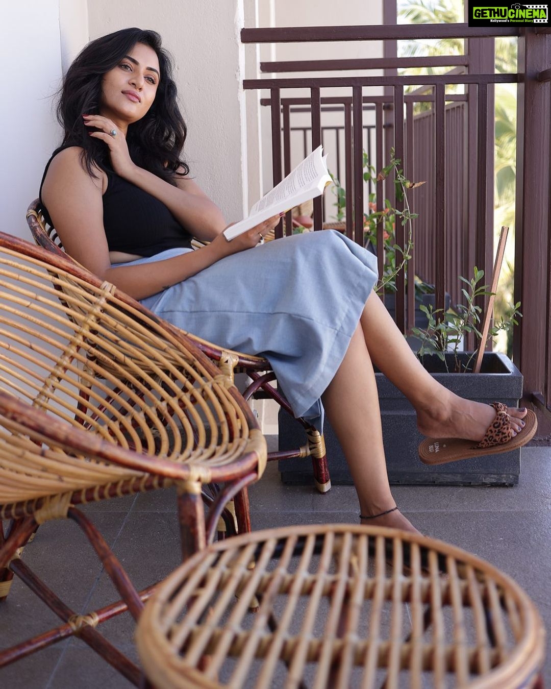 Janani Ashok Kumar Instagram - I’ve the right to be happy 😃 - 📸: @raghul_raghupathy