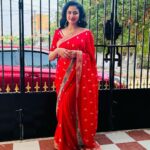 Janani Ashok Kumar Instagram – Just like a flower, you’ll bloom 🌸
If you take time to water yourself ✨💫💯
📸: @keets_makeover Chennai, India