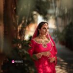Janani Ashok Kumar Instagram – I’m so glad that I chose to be a model 
#grateful #eidmubarak 🌙💫🙏🏼
–
Team:
@vijiknr 
@sangiknr 
@saathvikas_designer_studio 
@bronzerbridaljewellery 
@bronzerlensnlashes 
@zerogravityphotography Chennai, India