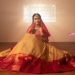Janani Ashok Kumar Instagram – 🌙💫🙏🏼
–
Team:
@vijiknr @sangiknr 
@zerogravityphotography 
@bronzerbridaljewellery 
@bronzerlensnlashes Chennai, India