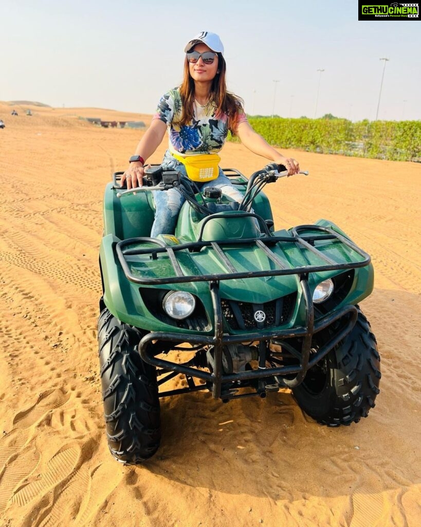 Janani Ashok Kumar Instagram - There’s no ‘right’ time, there’s just time & what you do with it. I’m busy making memories, one such memory from my last year’s trip to Dubai 🇦🇪 - #dubai #desertsafari #makingmemories Desert Safari Dubai