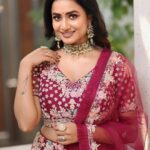 Janani Ashok Kumar Instagram - MUAH: @murugeshmakeup_hair Costume: @malgudi_designs Jewellery: @chennai_jazz Edit courtesy: @gk_.photography._ Chennai, India