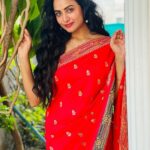 Janani Ashok Kumar Instagram – Just like a flower, you’ll bloom 🌸
If you take time to water yourself ✨💫💯
📸: @keets_makeover Chennai, India