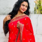 Janani Ashok Kumar Instagram – Just like a flower, you’ll bloom 🌸
If you take time to water yourself ✨💫💯
📸: @keets_makeover Chennai, India