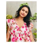 Janani Ashok Kumar Instagram – Be a girl with adventure,
A lady with confidence 
& a woman with bravery 🌈💗
–
👗: @highstreet_original 
📸: @keets_makeover Chennai, India