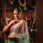 Janani Ashok Kumar Instagram – I loved shooting this look & this is the end of this series 🤍
–
Team:
@vijiknr 
@sangiknr 
@saathvikas_designer_studio 
@bronzerbridaljewellery 
@bronzerlensnlashes 
@zerogravityphotography Chennai, India
