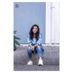 Janani Ashok Kumar Instagram – 𝐓𝐡𝐞 𝐒𝐞𝐜𝐫𝐞𝐭 𝐎𝐟 𝐂𝐡𝐚𝐧𝐠𝐞 𝐈𝐬 𝐓𝐨 𝐅𝐨𝐜𝐮𝐬 𝐀𝐥𝐥 𝐘𝐨𝐮𝐫 𝐄𝐧𝐞𝐫𝐠𝐲, 𝐍𝐨𝐭 𝐎𝐧 𝐅𝐢𝐠𝐡𝐭𝐢𝐧𝐠 𝐓𝐡𝐞 𝐎𝐥𝐝, 𝐁𝐮𝐭 𝐎𝐧 𝐁𝐮𝐢𝐥𝐝𝐢𝐧𝐠 𝐓𝐡𝐞 𝐍𝐞𝐰..!

𝐘𝐨𝐮𝐫 𝐄𝐍𝐄𝐑𝐆𝐘 𝐢𝐬 𝐒𝐚𝐜𝐫𝐞𝐝 𝐬𝐨 𝐮𝐬𝐞 𝐢𝐭 𝐰𝐢𝐬𝐞𝐥𝐲 
 💫✨🌙💯

–

–
📸: @raghul_raghupathy 
Retouch: @retouch_by_gokul
Wearing : @hm
Denim: @onlyindia 
Shoes: @adidas Pondicherry – பாண்டிச்சேரி