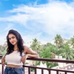 Janani Ashok Kumar Instagram - Loving & Living this life with different PEOPLE & PERSPECTIVES. What an amazing JOURNEY…! 💫✨🙌🏼 📸: @raghul_raghupathy Retouch: @retouch_by_gokul Pondicherry - பாண்டிச்சேரி