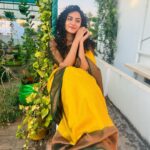 Janani Ashok Kumar Instagram - என் தீரா காதலே…! நிரந்தரம் இல்லை என்று தெரிந்தே நாம் இனைந்து ஒரு நிழற்படம் கூட எடுக்கவில்லை, ஒரு வேளை இனைந்திருந்தால் நம் இருவரையும் இனைக்கும் அந்த தருணத்தை ஓவியமாகவே வரைந்திருப்பேன், பிரிந்ததாலோ என்னவோ காவியமானோம்…! - #ஜனனி Saree: @chettinad_sarees Blouse: @alangaarambychettinad_sarees Chennai, India