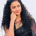 Janani Ashok Kumar Instagram – 🖤🖤🖤
📸: @santhanalakshmiashok Chennai, India