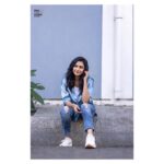 Janani Ashok Kumar Instagram – 𝐓𝐡𝐞 𝐒𝐞𝐜𝐫𝐞𝐭 𝐎𝐟 𝐂𝐡𝐚𝐧𝐠𝐞 𝐈𝐬 𝐓𝐨 𝐅𝐨𝐜𝐮𝐬 𝐀𝐥𝐥 𝐘𝐨𝐮𝐫 𝐄𝐧𝐞𝐫𝐠𝐲, 𝐍𝐨𝐭 𝐎𝐧 𝐅𝐢𝐠𝐡𝐭𝐢𝐧𝐠 𝐓𝐡𝐞 𝐎𝐥𝐝, 𝐁𝐮𝐭 𝐎𝐧 𝐁𝐮𝐢𝐥𝐝𝐢𝐧𝐠 𝐓𝐡𝐞 𝐍𝐞𝐰..!

𝐘𝐨𝐮𝐫 𝐄𝐍𝐄𝐑𝐆𝐘 𝐢𝐬 𝐒𝐚𝐜𝐫𝐞𝐝 𝐬𝐨 𝐮𝐬𝐞 𝐢𝐭 𝐰𝐢𝐬𝐞𝐥𝐲 
 💫✨🌙💯

–

–
📸: @raghul_raghupathy 
Retouch: @retouch_by_gokul
Wearing : @hm
Denim: @onlyindia 
Shoes: @adidas Pondicherry – பாண்டிச்சேரி