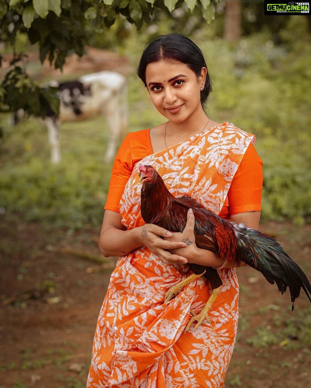 Janani Ashok Kumar Instagram - One of my most favourite shoots in the recent times ๐งก๐ค - ๐ธ: @gk_.photography._