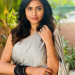 Janani Ashok Kumar Instagram – The most underrated & precious thing is time, none of us know how much we’ve left..! So live like there’s no tomorrow. Appreciate everything, don’t leave things for later. It’s always now or never 💯🌸💫✨
–
Wearing: @onlinegits 
Bangles: @methurna_collections 
📸: #mommydearest @santhanalakshmiashok Chennai, India