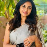 Janani Ashok Kumar Instagram – The most underrated & precious thing is time, none of us know how much we’ve left..! So live like there’s no tomorrow. Appreciate everything, don’t leave things for later. It’s always now or never 💯🌸💫✨
–
Wearing: @onlinegits 
Bangles: @methurna_collections 
📸: #mommydearest @santhanalakshmiashok Chennai, India