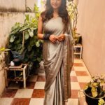 Janani Ashok Kumar Instagram – There’s always a way, if they really wanna stay..!🌸✨💫
–
Wearing: @onlinegits 
PC: #mommydearest @santhanalakshmiashok Chennai, India