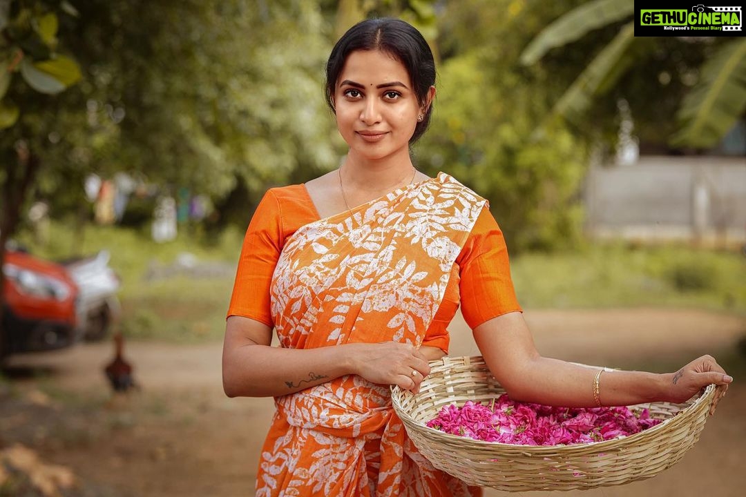 Janani Ashok Kumar Instagram - 🌸 - 📸: @gk_.photography._