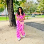 Janani Ashok Kumar Instagram – ⵊɴ ᴛʜᴀᴛ Pᴀʀɪs ɪɴ ᴛʜᴇ Sᴘʀɪɴɢ ᴡᴇ ꜰᴏᴜɴᴅ ᴡʜᴀᴛ ᴡᴇ ʜᴀᴅ ʟᴏsᴛ ᴛʜᴇ ᴛʀᴜᴛʜ ᴀʙᴏᴜᴛ ᴍᴀɢɪᴄ.
ATTⵊCUS
📸: @madhumitha_sivasankar 
Wearing: @myntra 
Shoe: @pumasportstyle @puma Paris, France