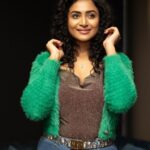 Janani Ashok Kumar Instagram - Hope Better Times Are Coming 🫰🏼 - 📸: @nvn_photography446 V7 Hotel