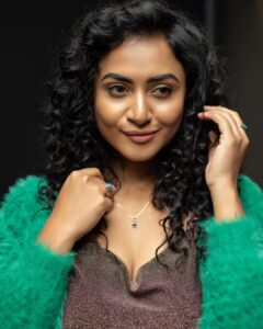 Janani Ashok Kumar Instagram - Hope Better Times Are Coming 🫰🏼 - 📸: @nvn_photography446 V7 Hotel