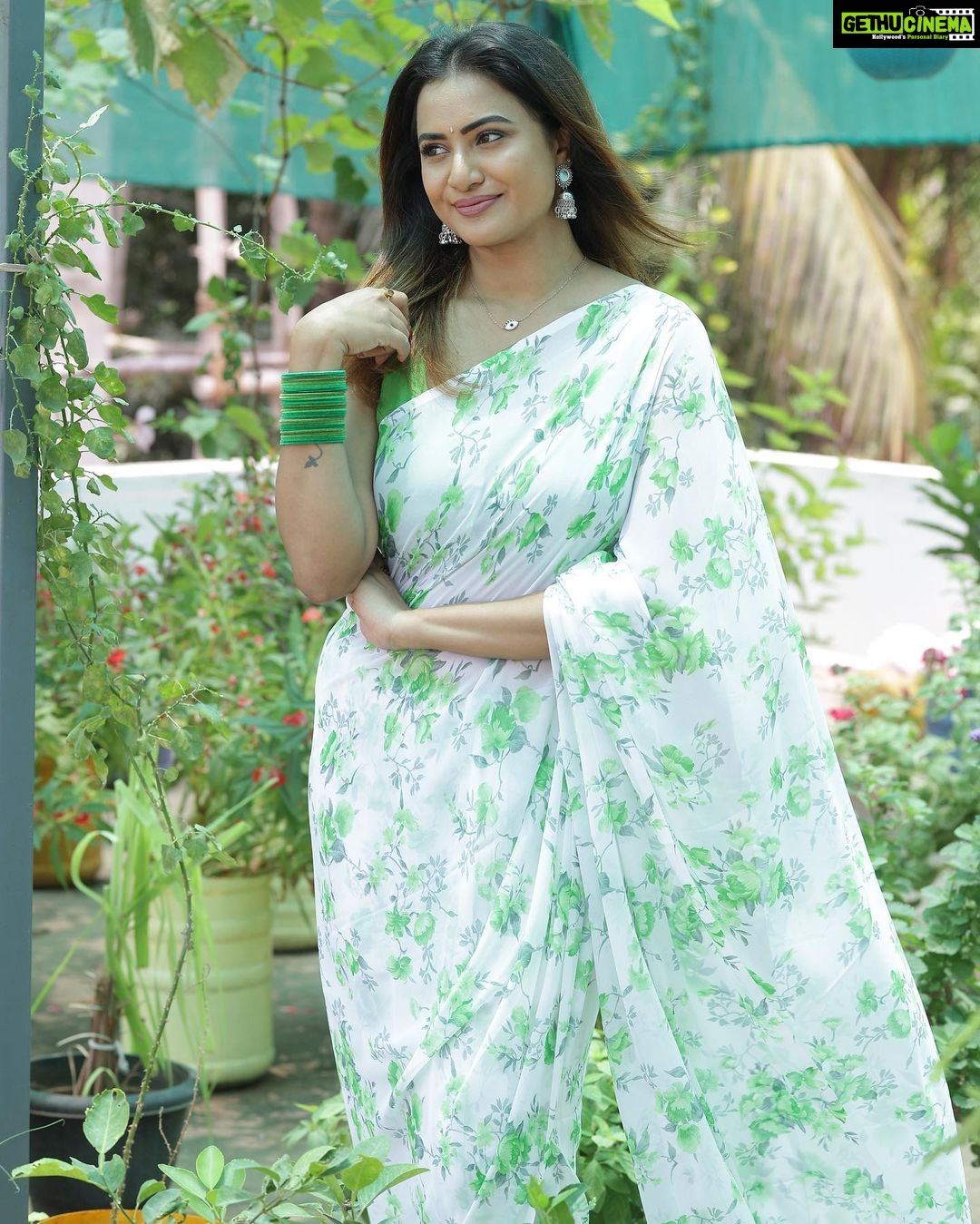 Janani Ashok Kumar Instagram - Very little is needed to make a happy life, it’s all within yourself, in your way of thinking…! #begood #dogood - 📸: @raghul_raghupathy Chennai, India