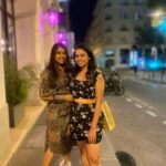 Janani Ashok Kumar Instagram – Bon appetite, colourful lights, blurry nights 
That’s Paris For Us.
–
#vacation #2023 #europe #travel #paris #france #bff Paris, France