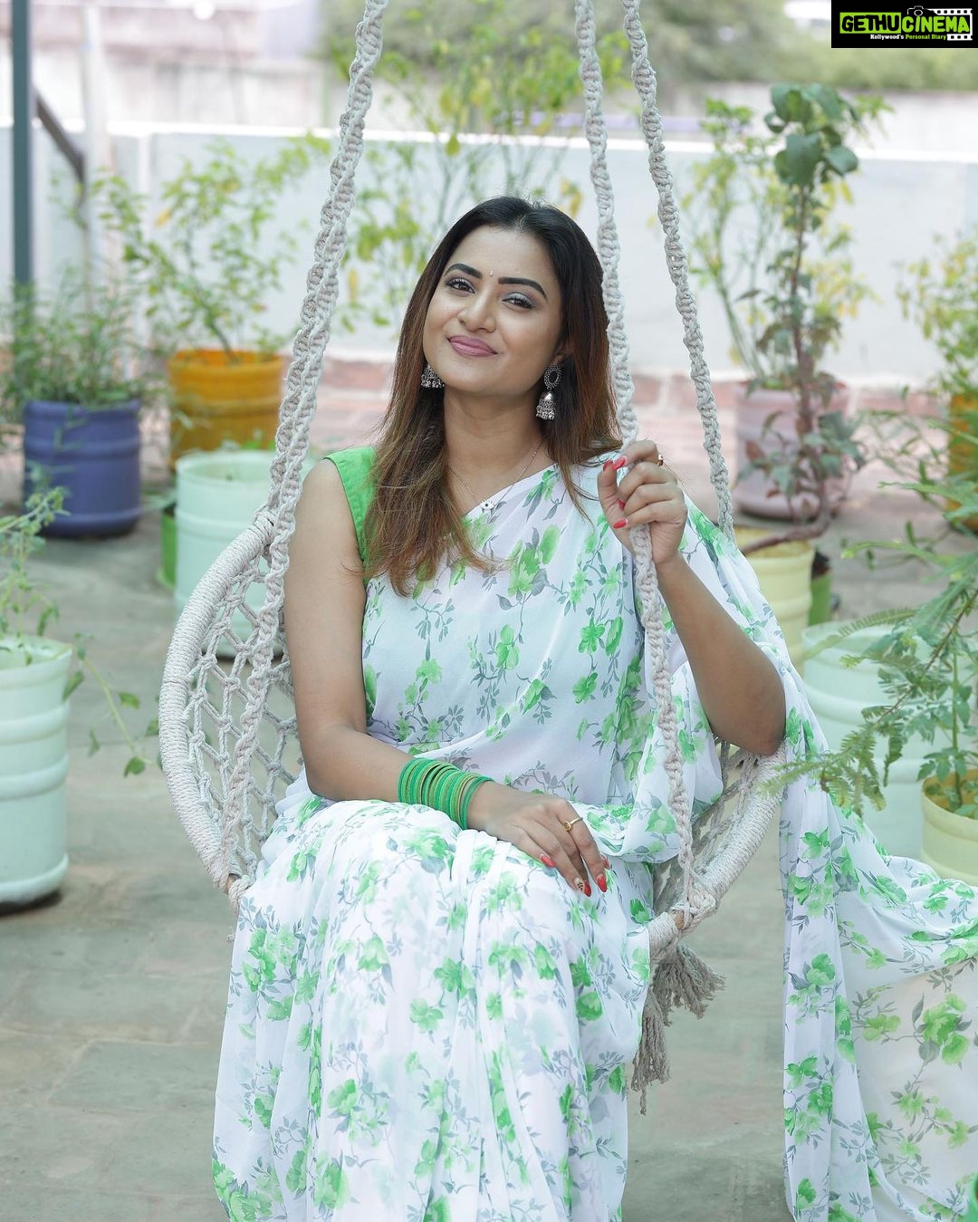 Janani Ashok Kumar Instagram - Inspite of everything happening around there would only be four words I keep telling myself, Let It All Happen - We all have a divine purpose here & everything happens for a reason 💫💯 - 📸: @raghul_raghupathy Chennai, India