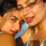 Janani Ashok Kumar Instagram – All we needed is the beach & the sun to make such beautiful  memories 🫠 
Of course the right people to be with @bavithraofficial 🤗🙌🏼💯
#beachgirls #sunkissed #messyhair #dontcare #yatch #highonmusic #naturelovers #bioluminescence #coralreef #memoriesforlife #maldives #island #milaidhoo Milaidhoo Island, Maldives