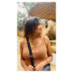 Janani Ashok Kumar Instagram - A random baby girl started making eye contact with me I smiled at her and she couldn’t stop smiling ☺️ she is so cute, I couldn’t resist myself from grabbing her this close & I asked her mom to click a few pics she absolutely made my day 💯❤️ Swipe next to see the way she looks at me ohhh myyyy goddd 🫠🫠🫠 - . . . #photodump #bangkokdiaries #memories #memoriesforlife ซาฟารีเวิลด์ Safari World and Marine Park