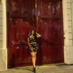 Janani Ashok Kumar Instagram – This is me trying 🤍✨💫
–
📸: @madhumitha_sivasankar Hard Rock Cafe Paris