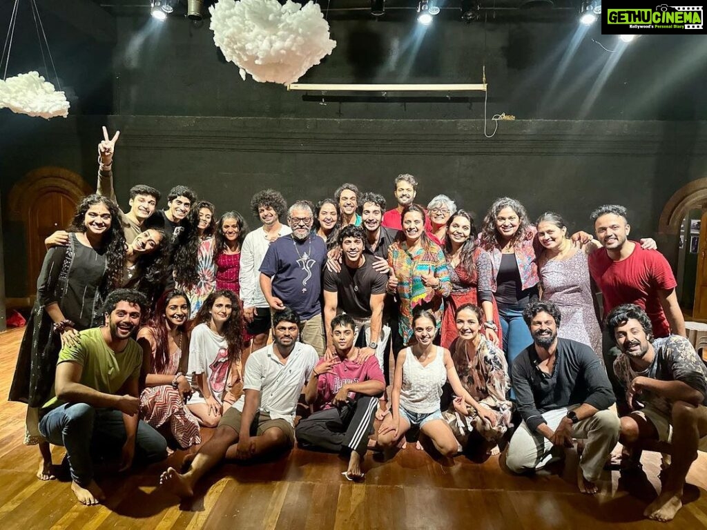 Jasmin Bhasin Instagram - An experience, a journey which will stay with me forever ❤️ @adishaktitheatre hats off to you guys for keeping the art and theatre alive ,putting in your best efforts so honestly, not for money , not for validation but just for the love for art and to keep Dear Veenapani’s legacy alive . You made me believe in myself and find me again which is the biggest takeaway. You guys are the real gurus ❤️ Also I found great friends there who just didn’t make this journeys easy but also hold a special place in my heart forever 😘😘😘 @nitspits @_rohitraaj @mrkamte