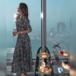 Jasmin Bhasin Instagram – Literally the “High Tea” ☕️

300 metres up high with 360 degree view of city’s splendid skyline 😍
#afternoontea #conradetihadtowers #observationdeckat300 #tasteofhilton 
@conradetihadtowers @observationdeckat300 
#findyourpace #inabudhabi @visitabudhabi Conrad Abu Dhabi Etihad Towers