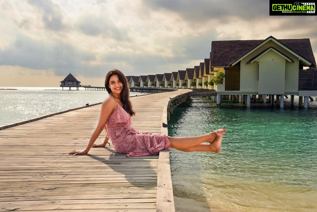 Jasmin Bhasin Instagram - And the last ones from #maldives ❤️ Thank you so much @journeyrouters for planning and organising a beautiful trip with fabulous and warm hospitality by @furaveriresort #travel #totravelistolive #maldives #paradise