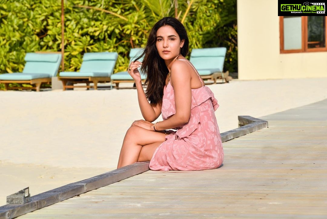 Jasmin Bhasin Instagram - And the last ones from #maldives ❤️ Thank you so much @journeyrouters for planning and organising a beautiful trip with fabulous and warm hospitality by @furaveriresort #travel #totravelistolive #maldives #paradise