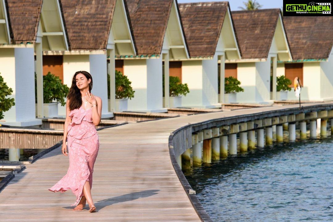 Jasmin Bhasin Instagram - And the last ones from #maldives ❤️ Thank you so much @journeyrouters for planning and organising a beautiful trip with fabulous and warm hospitality by @furaveriresort #travel #totravelistolive #maldives #paradise