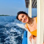 Jasmin Bhasin Instagram - A magical evening with dolphins 🐬☀️ @furaveriresort @journeyrouters #furaveri #furaverimaldives #journeyrouters #traveleithjr Furaveri Maldives