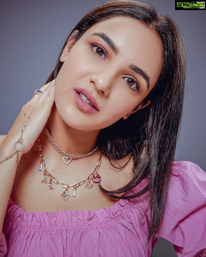 Jasmin Bhasin Instagram - Everyday is a Blessing so live it to the fullest !! Wear Jewelry that makes your eyes grow bigger and your smile a little wider, It is a way to express your style, but it’s also a way to show the world who you are. Find your calmness in your zodiac roots and your blessing in these unique charms that descibes your story Shop this look #CaughtYouByCharms at @orrajewellery #ORRAjwellery#finejewellery#ADiamonddestination#stacking#rings#bracelets#diamondjwellery#partywear#charms#heart#zodiac#pendants#chains#giftideas#reelitfeelit#momentswithORRA#summerjewellery