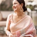 Jasmin Bhasin Instagram - Me , my benarasi & my Chandbali 💗 #reels #reelsinstagram #reelitfeelit