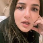 Jasmin Bhasin Instagram – Chal jhoothi 🤣🤣🤣
#mightdeletelater #reels #reelsinstagram