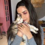 Jasmin Bhasin Instagram – Dump because Mia got a bit too naughty and didn’t let us shoot 🤣
Swipe ⬅️⬅️ for kisses though 😘

#random #petsofinstagram #pets