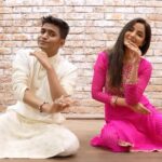 Jasmin Bhasin Instagram – The challenge was to do this without lip syncing it 🤣
Thank you @niraj_patel_06 for trying this with me .
Location @merakiistudioz 

#reels #reelsinstagram #kyakaroon #trendingreels