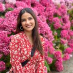 Jasmin Bhasin Instagram – 2022 holiday photo dump 🔂
