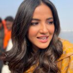 Jasmin Bhasin Instagram – The most beautiful song I have heard in a while💕
On loop 🔂 

#reels #reelsinstagram #varanasi