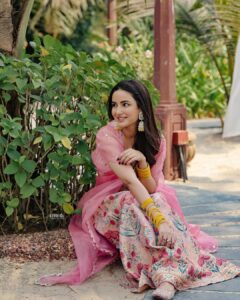 Jasmin Bhasin Instagram - Haldi ready in @anitadongre styled by @prameetdivya

📸 @studiophotopalace