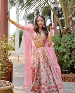 Jasmin Bhasin Instagram - Haldi ready in @anitadongre styled by @prameetdivya

📸 @studiophotopalace
