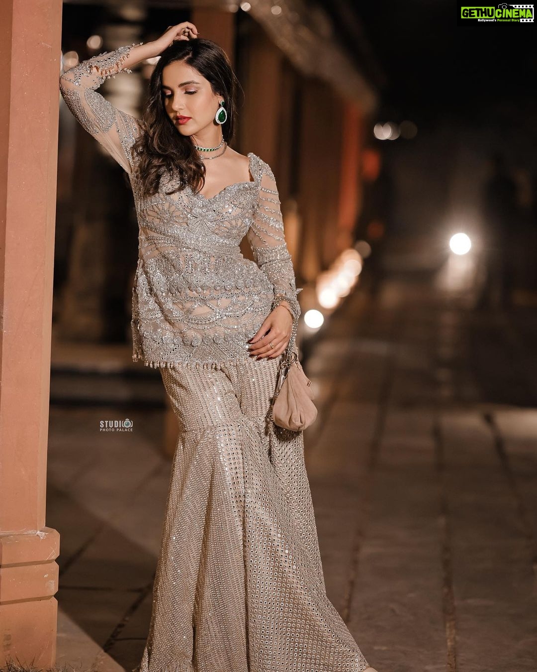 Jasmin Bhasin - 516.1K Likes - Most Liked Instagram Photos